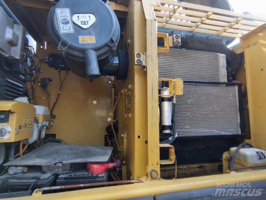 CAT 320 Midi rýpadlá 7 t - 12 t