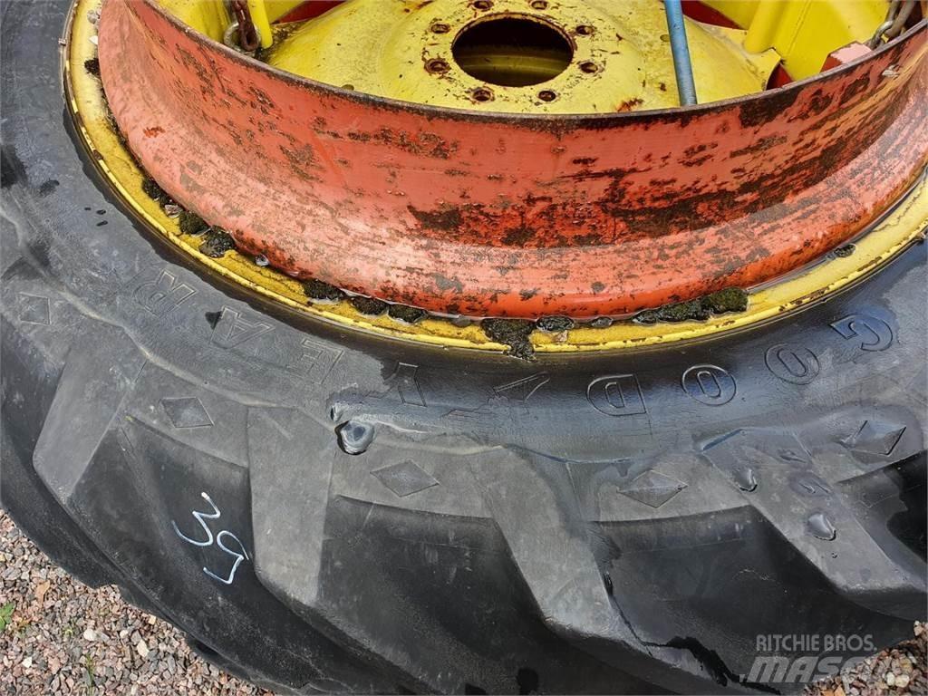 Goodyear 136-38 x2 Pneumatiky, kolesá a ráfiky