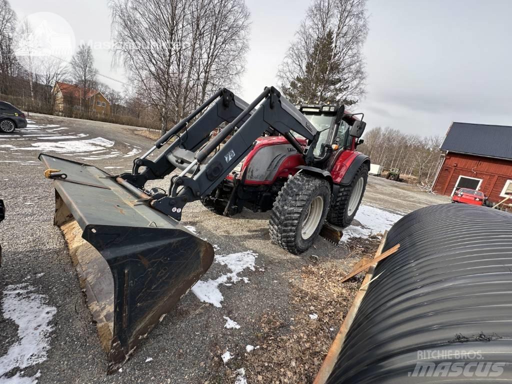 Valtra T 202 Traktory