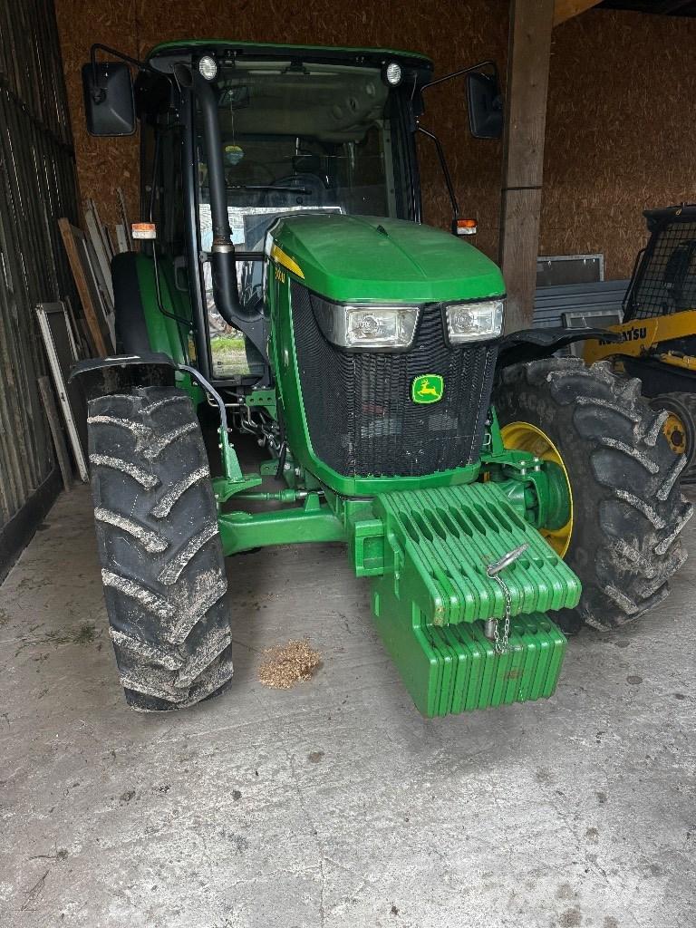 John Deere 5100 M Traktory