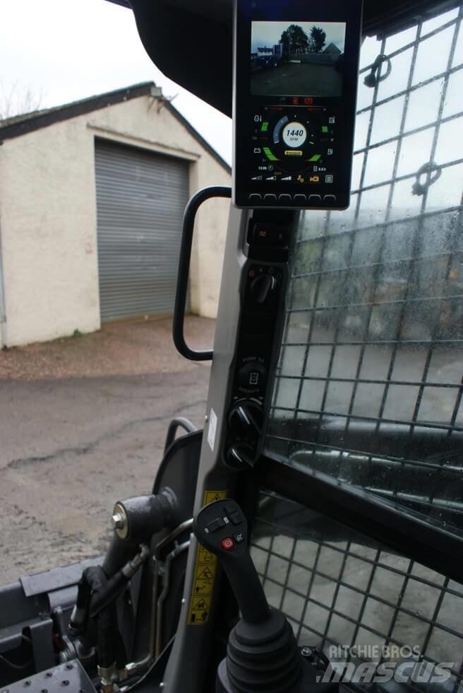 New Holland L 318 Mininakladače