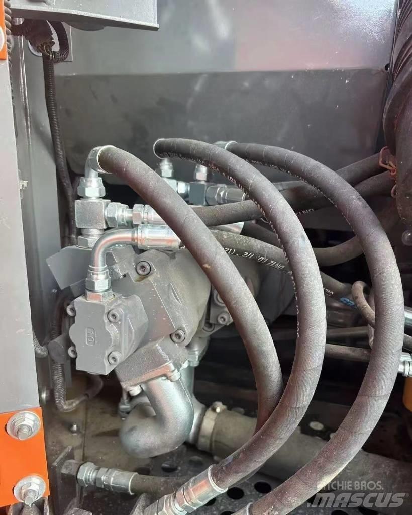 Hitachi 70 Pásové rýpadlá