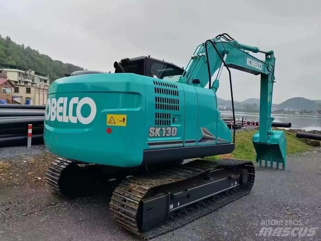 Kobelco SK130-11 Midi rýpadlá 7 t - 12 t