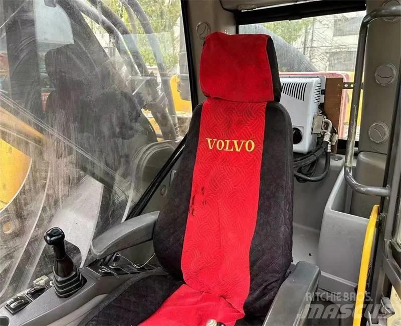 Volvo EC480DL Pásové rýpadlá