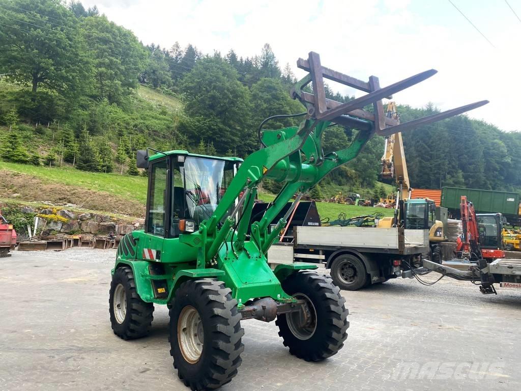 Volvo L 30 Kolesové nakladače