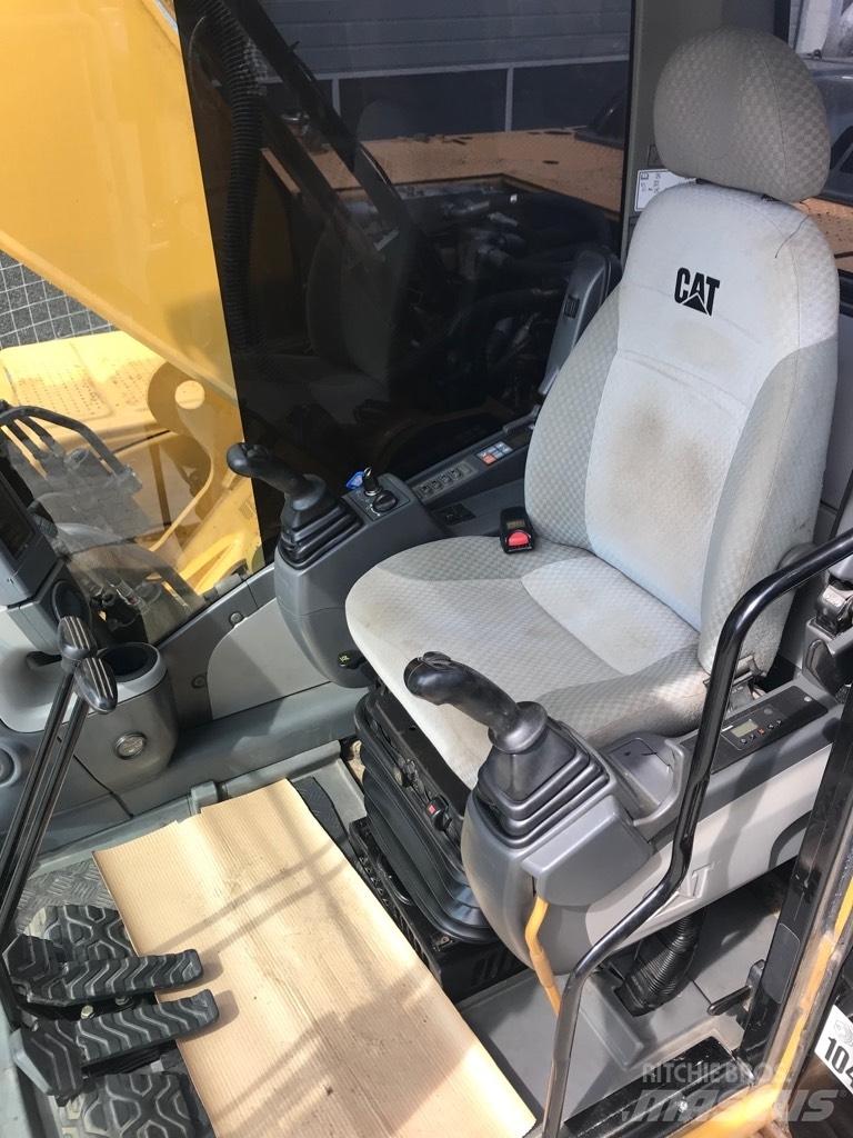 CAT 324D Pásové rýpadlá