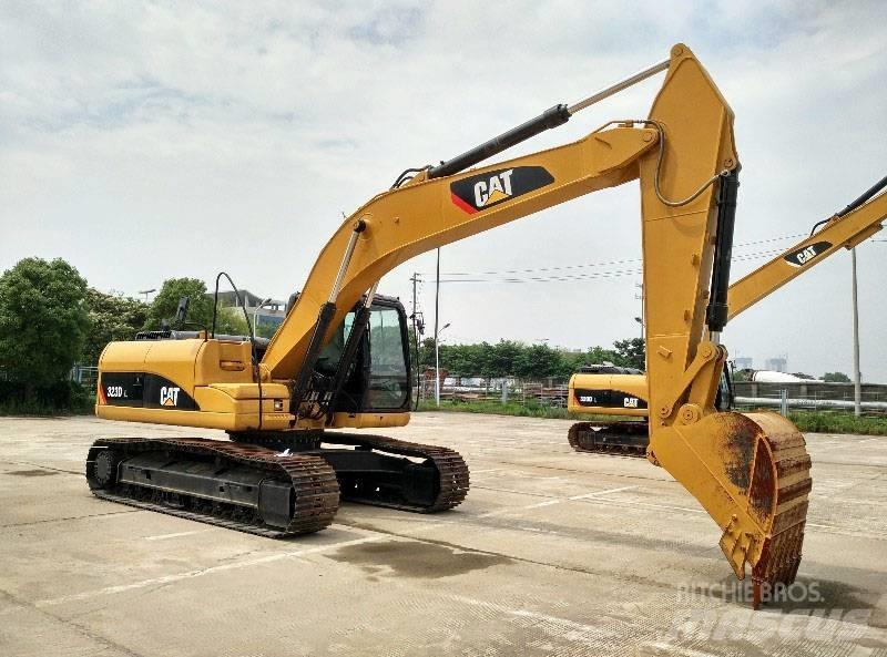 CAT 323 Pásové rýpadlá