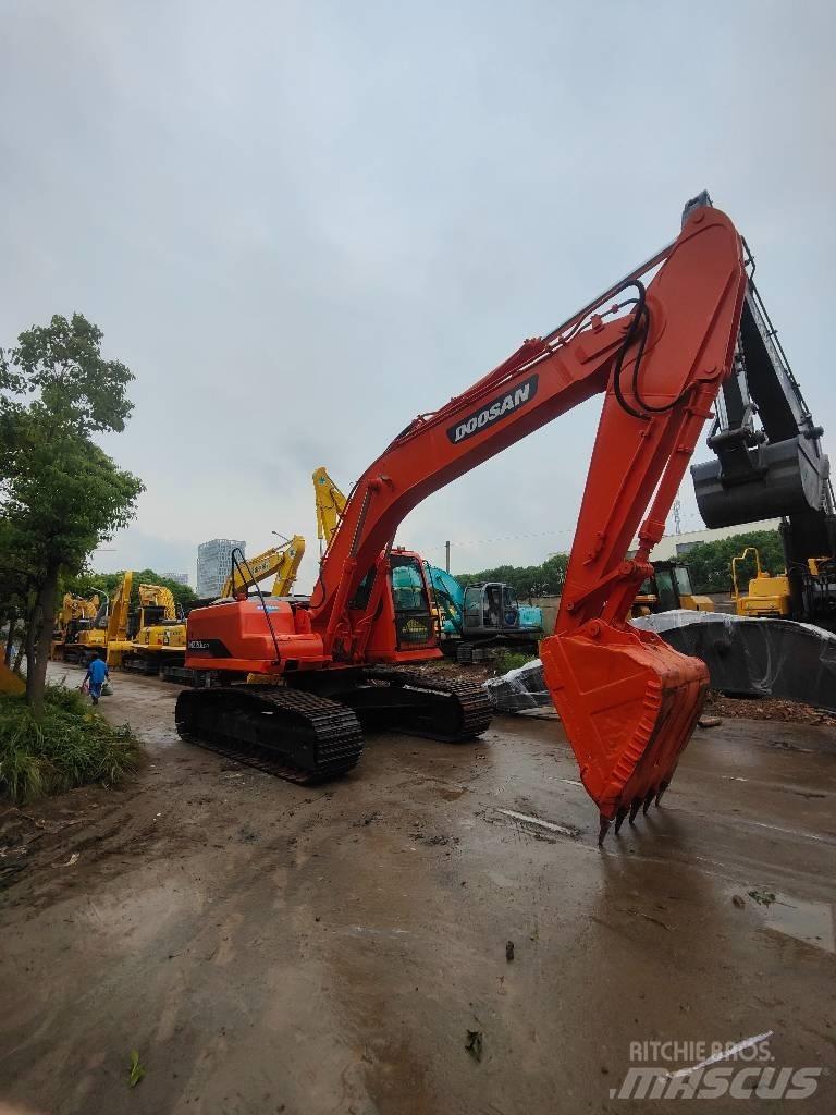 Doosan 220 LC-7 Pásové rýpadlá
