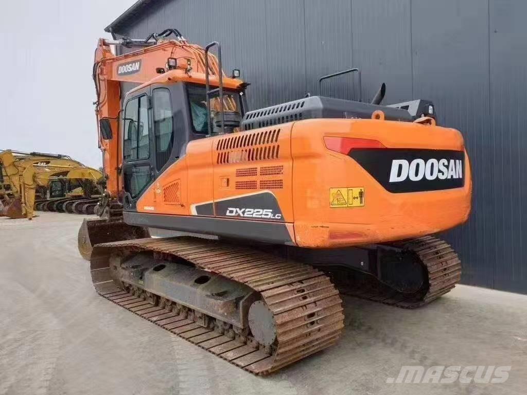 Doosan DX 225 LC Pásové rýpadlá