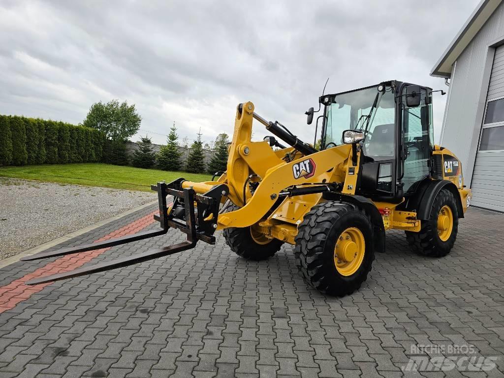 CAT 906 M Kolesové nakladače
