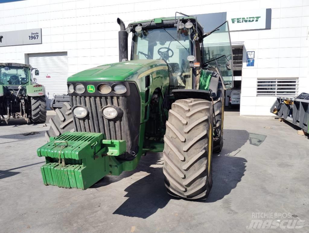 John Deere 8330 Traktory
