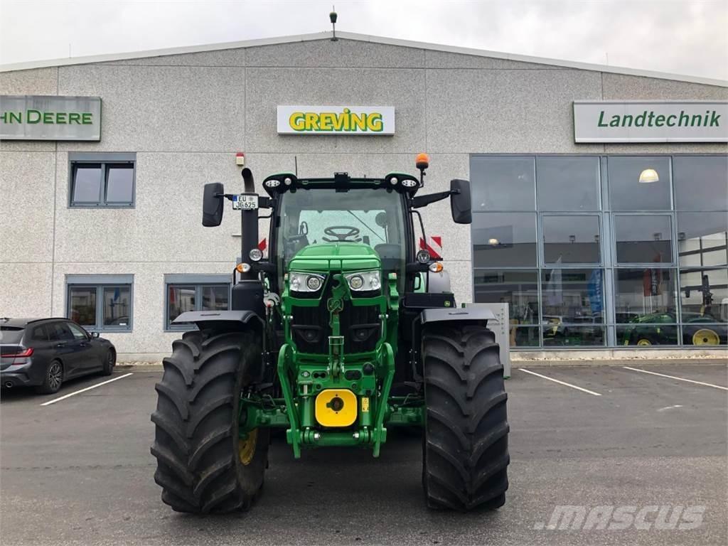 John Deere 6R215 Traktory