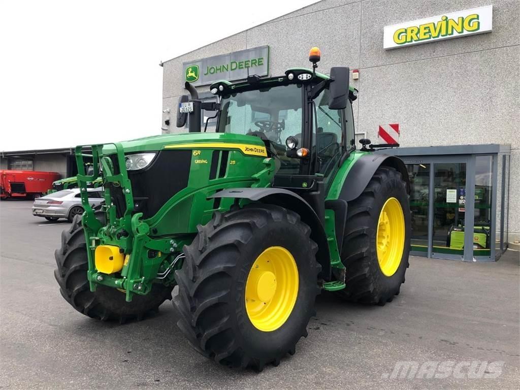 John Deere 6R215 Traktory