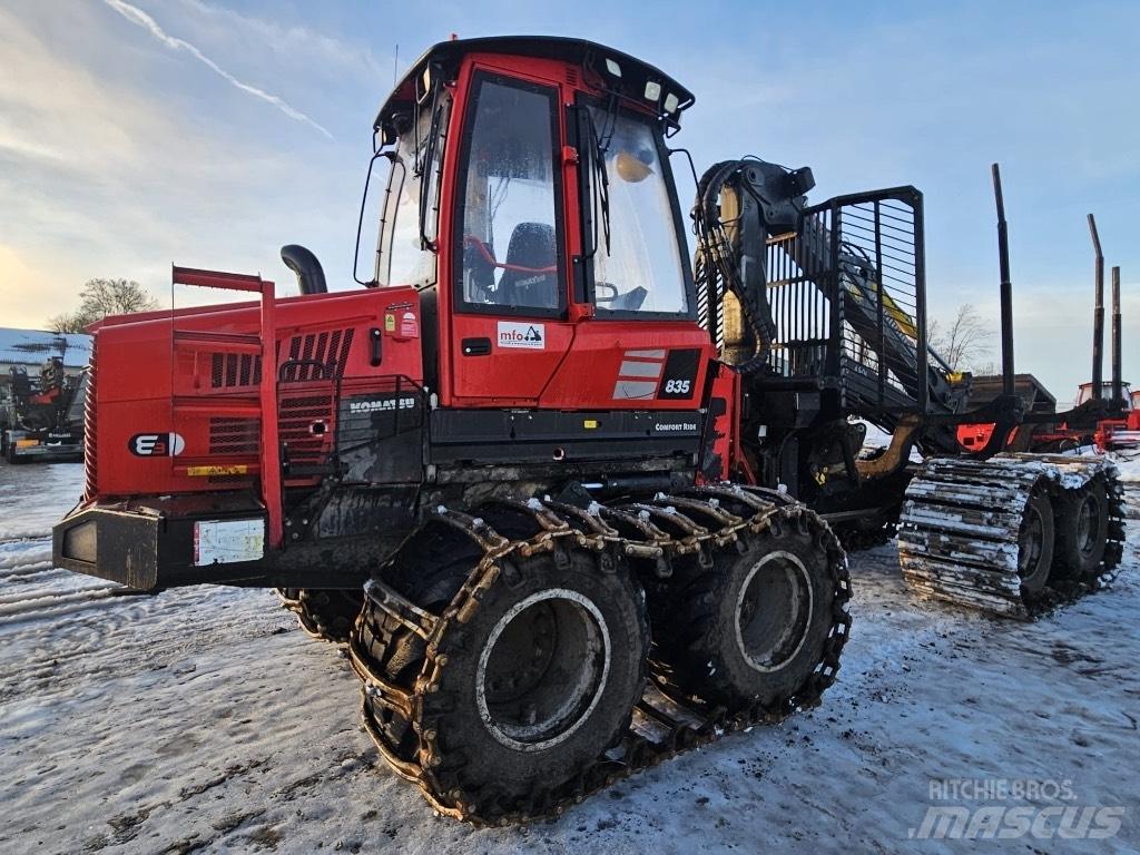 Komatsu 835 Lesné traktory