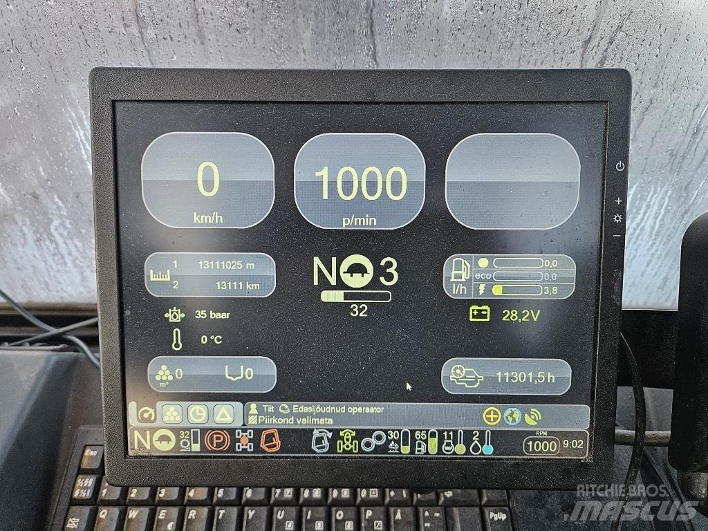 Komatsu 835 Lesné traktory