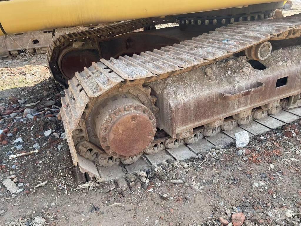 CAT 329d Rýpadlá s dlhým dosahom