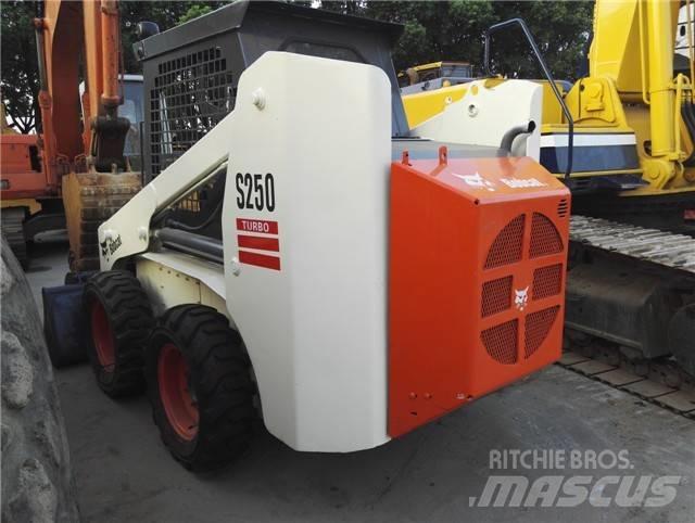 Bobcat S 250 Šmykom riadené nakladače