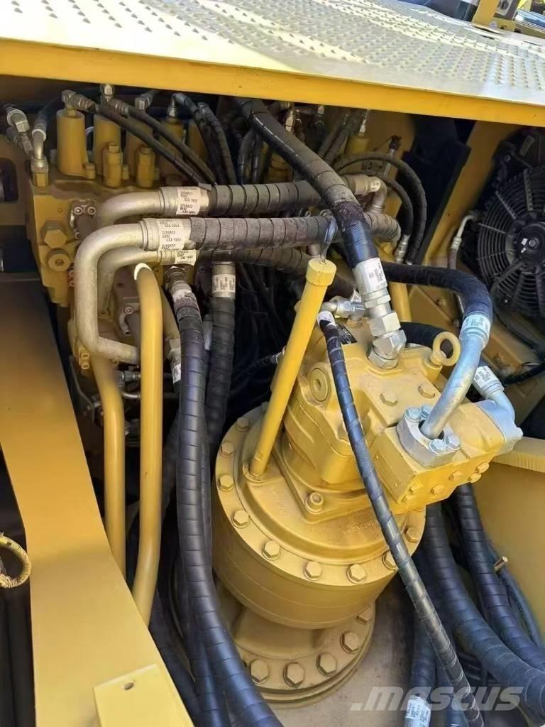 CAT 330 D2 L Pásové rýpadlá