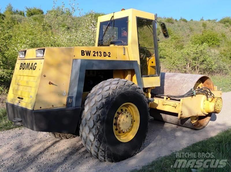 Bomag BW 213 Ťahačové valce