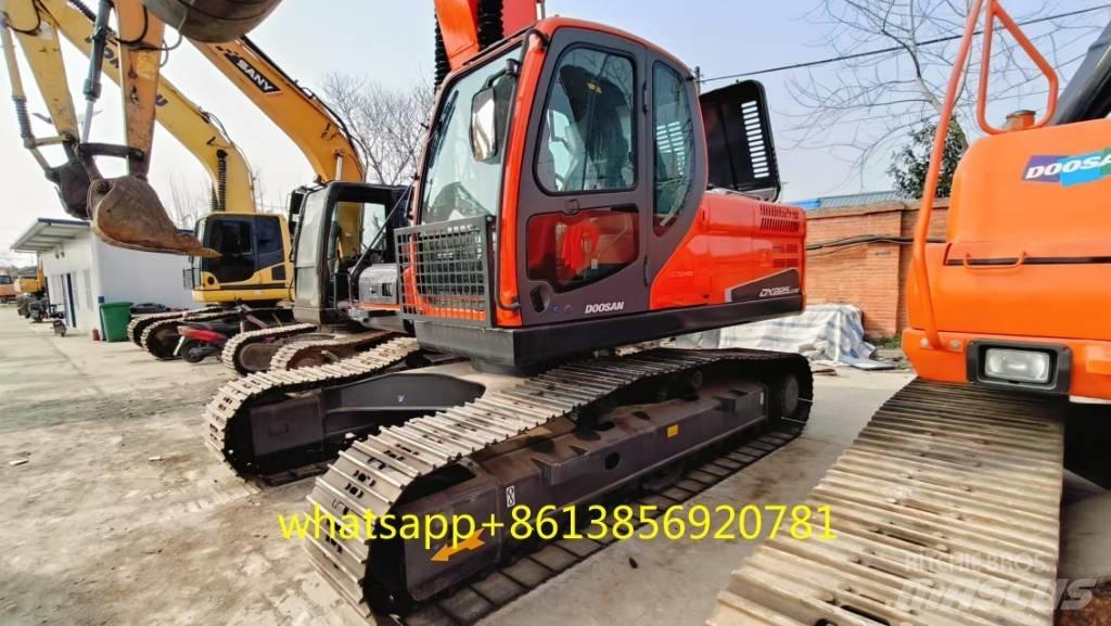 Doosan DX 225 Pásové rýpadlá