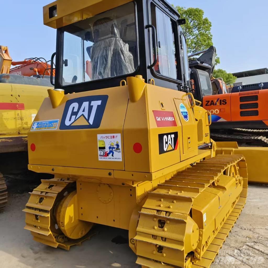 CAT D 5 K Pásové dozéry