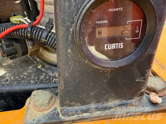 Thwaites MACH 474 Stavebné sklápače