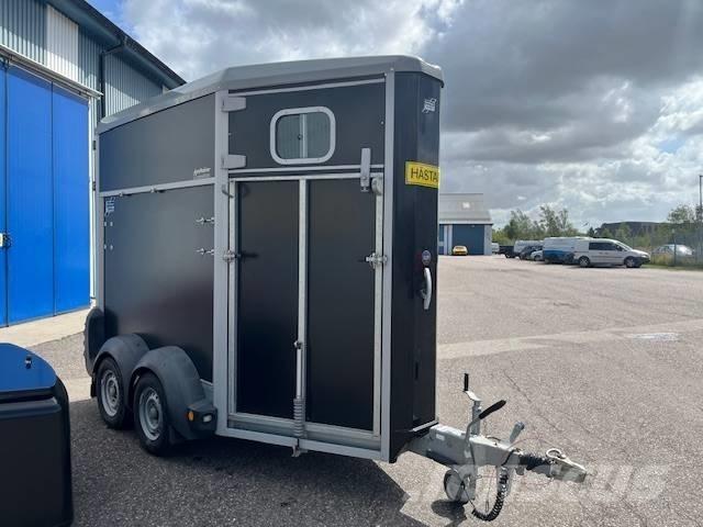 Ifor Williams HB403 Návesy na prepravu zvierat