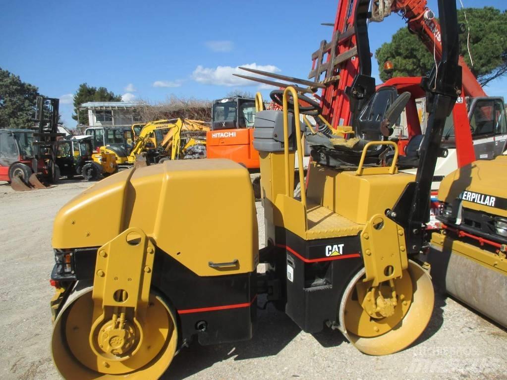 CAT CB 214 E Tandemové valce