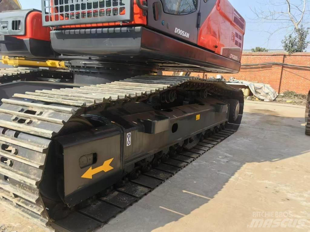 Doosan DX225LC-9C Pásové rýpadlá