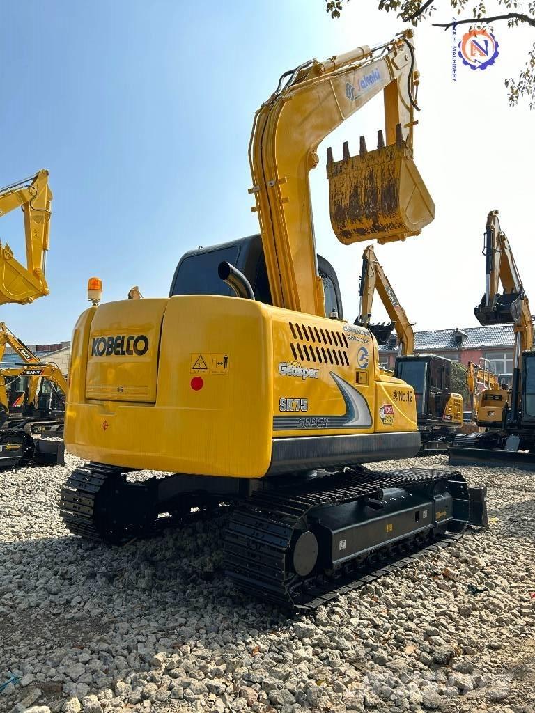 Kobelco SK 75 Midi rýpadlá 7 t - 12 t