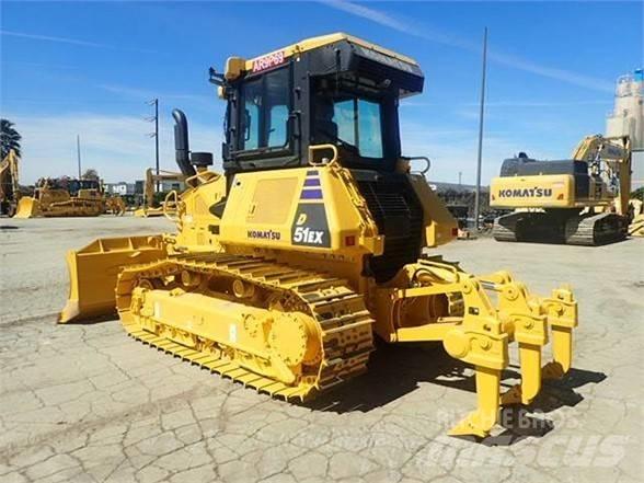 Komatsu D51EXi-24 Pásové dozéry