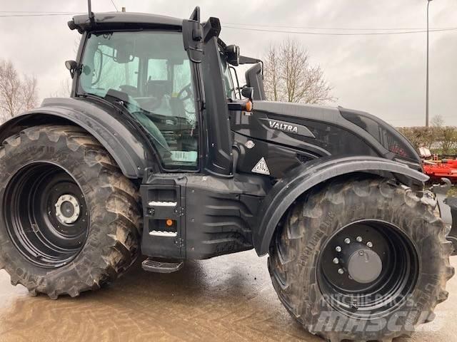Valtra T 254 V Traktory