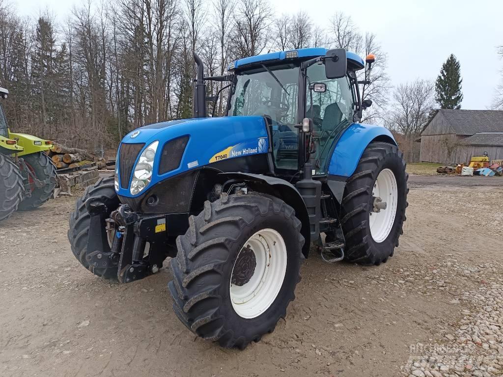 New Holland T7040 Traktory