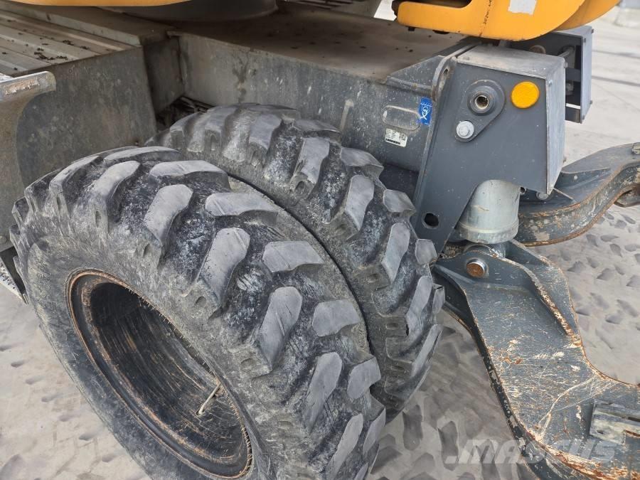 Liebherr 912 COMPACT Kolesové rýpadlá