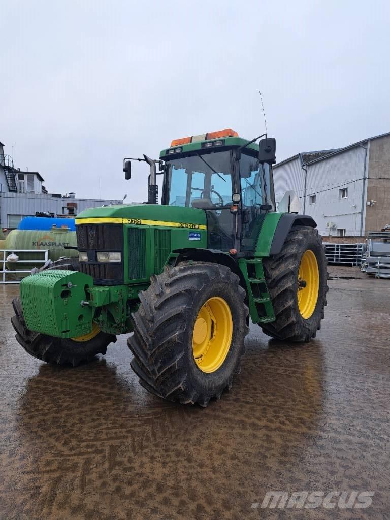 John Deere 7710 Traktory