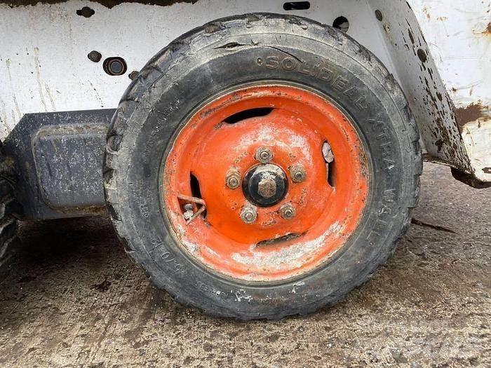 Bobcat S70 Kolesové nakladače