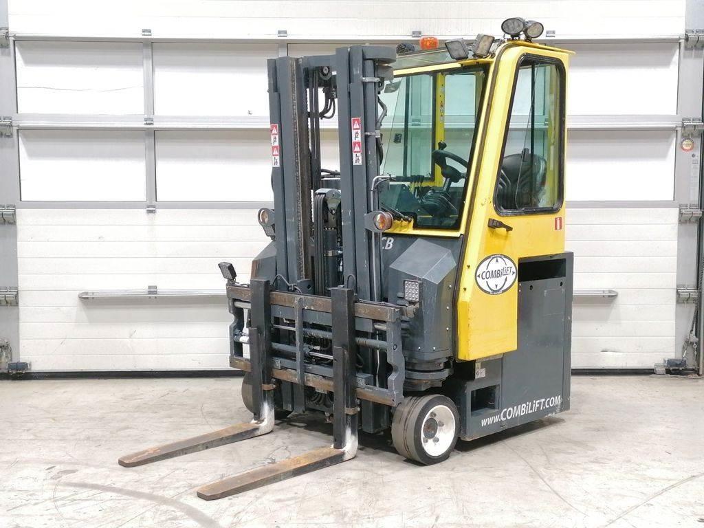 Combilift CBE2500 Bočný vysokozdvižný vozík
