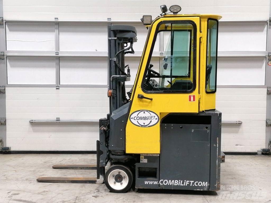 Combilift CBE2500 Bočný vysokozdvižný vozík