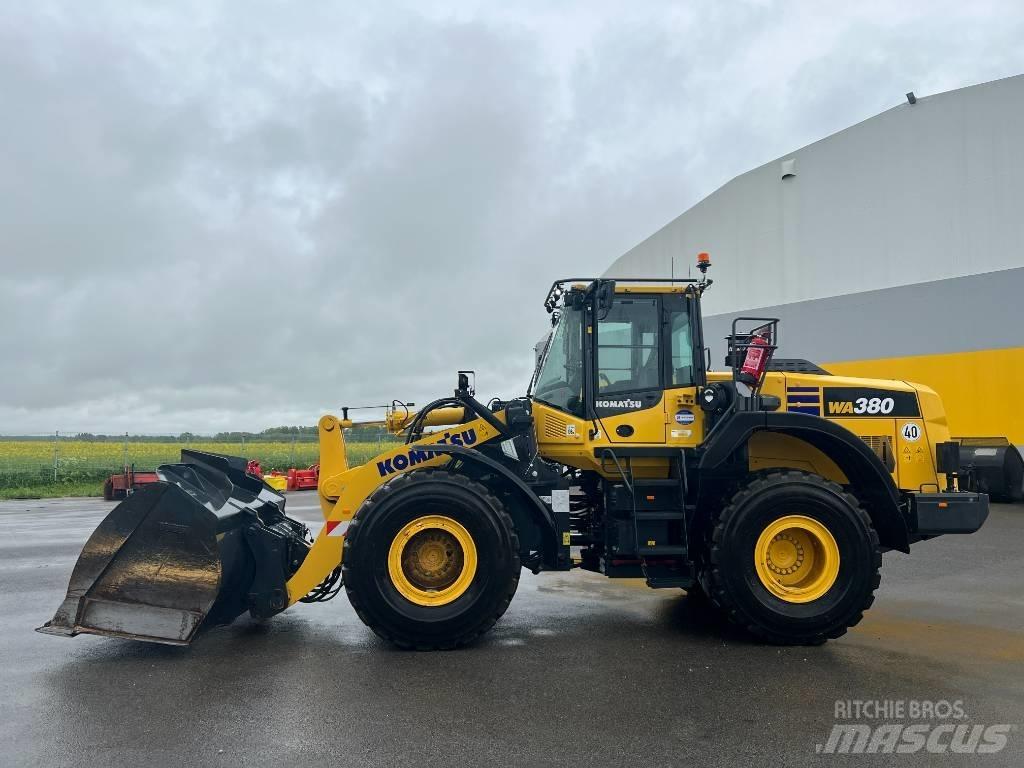 Komatsu WA 380-8E0 Kolesové nakladače