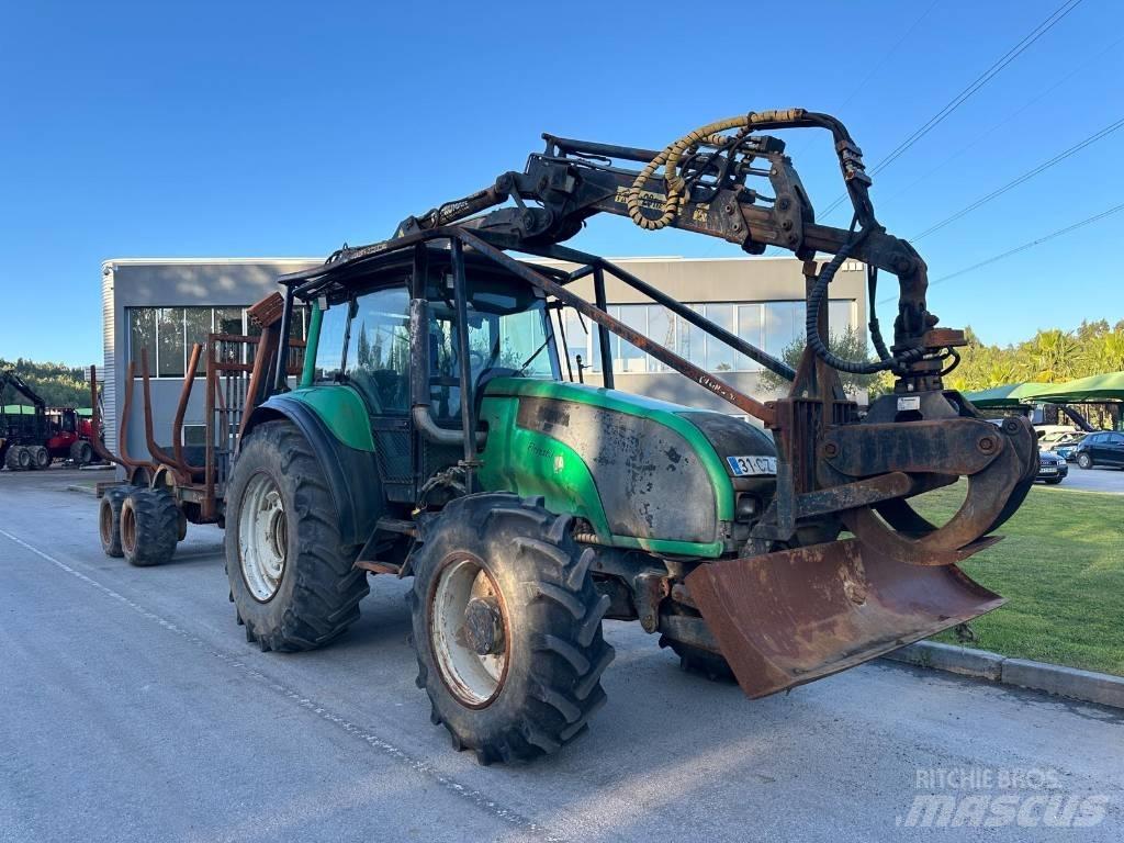 Valtra T130 Lesné traktory