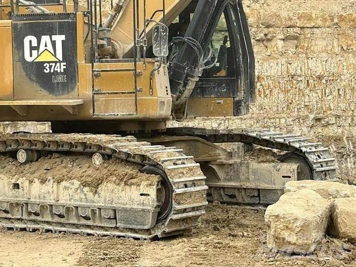 CAT 374 LME Špeciálne bagre