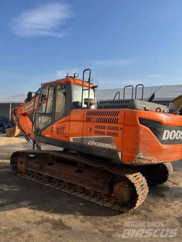 Doosan DX 225 LC-5 Pásové rýpadlá