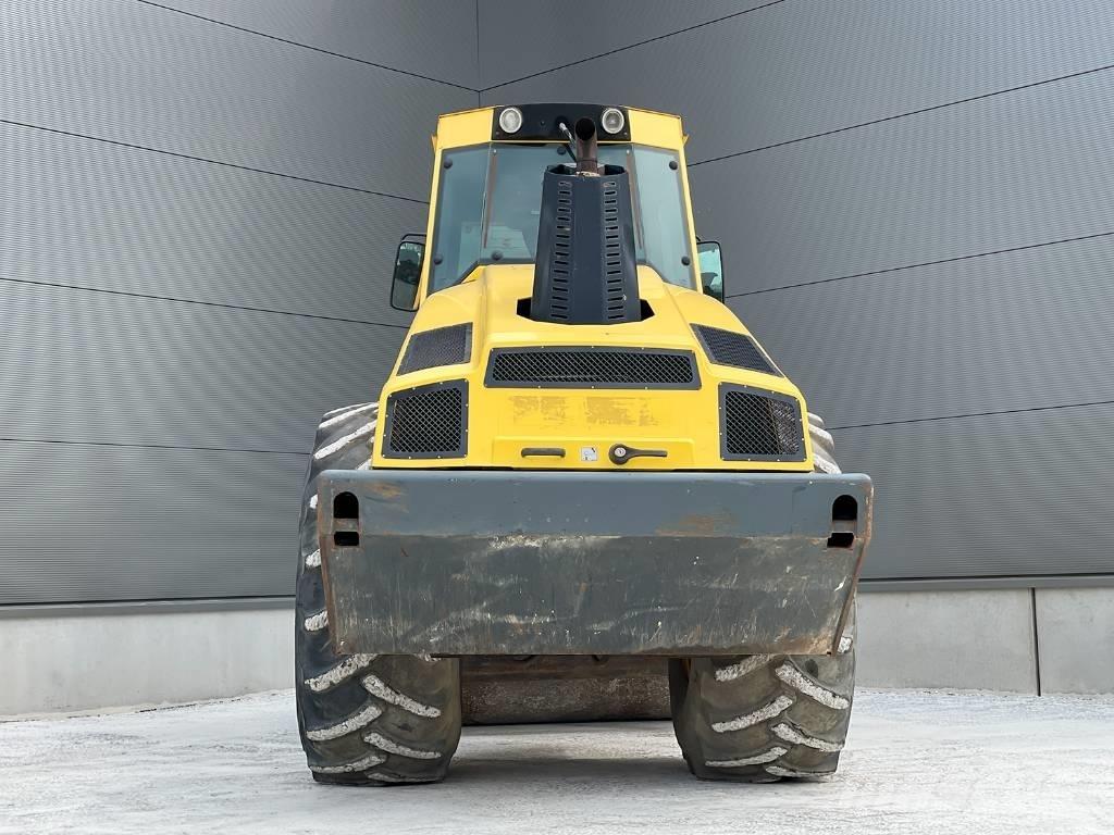 Bomag BW 216 DH-4i Ťahačové valce