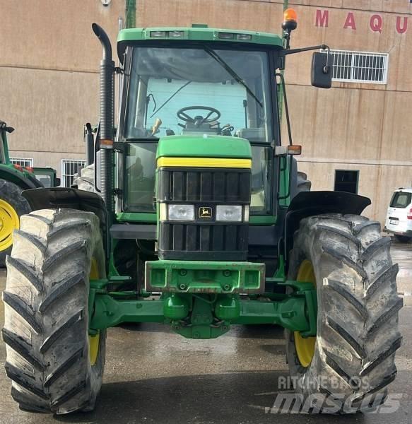 John Deere 6910 Traktory