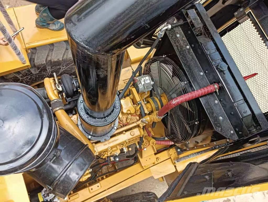 CAT 966 H Kolesové nakladače