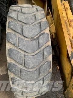 CAT 910 Kolesové nakladače