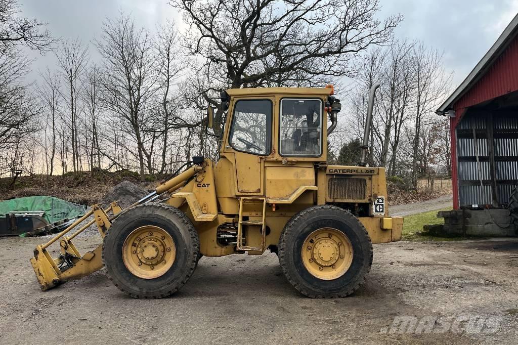 CAT 910 Kolesové nakladače