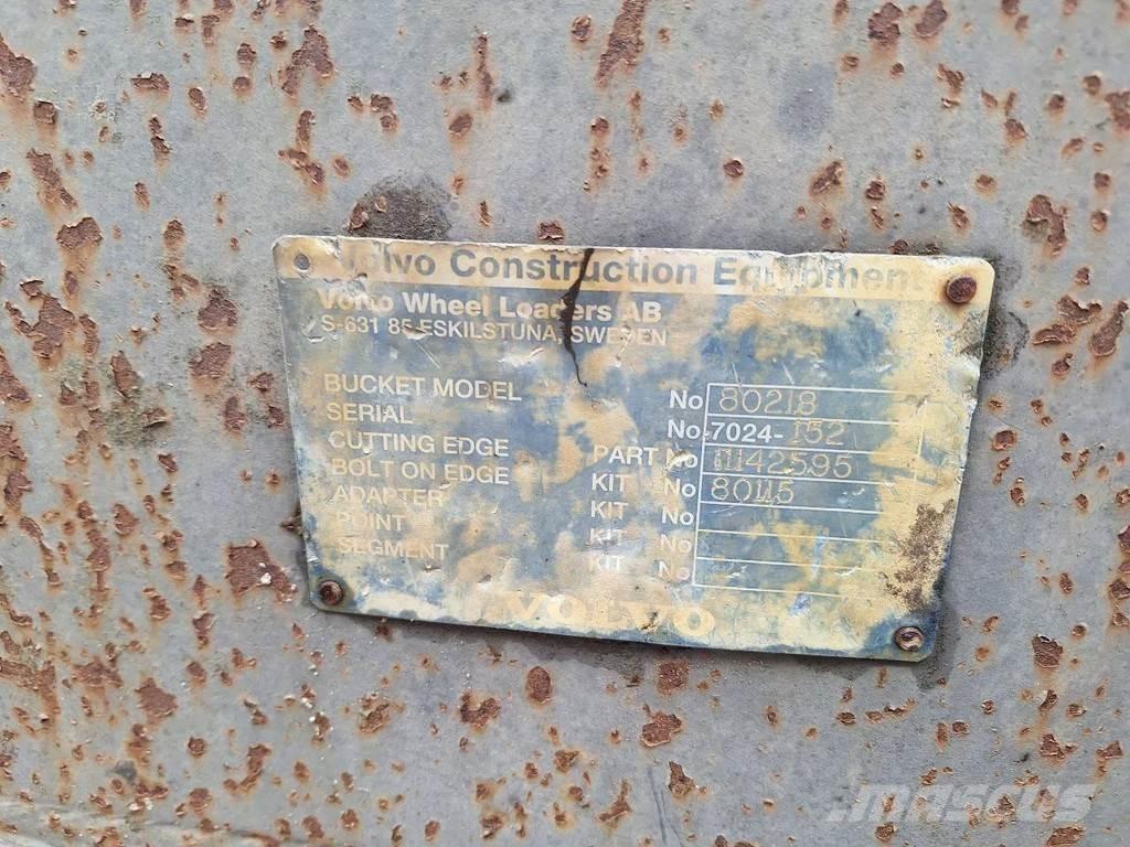 Volvo L220D Kolesové nakladače