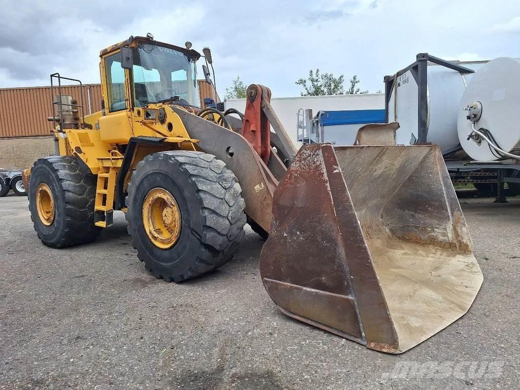 Volvo L220D Kolesové nakladače