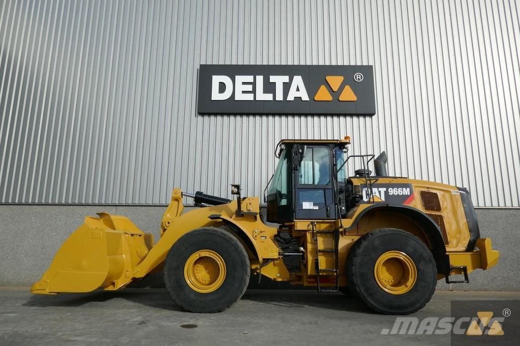 CAT 966M Kolesové nakladače
